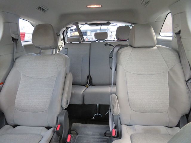 2021 Toyota Sienna LE AWD 8-Passenger - 23033727 - 11