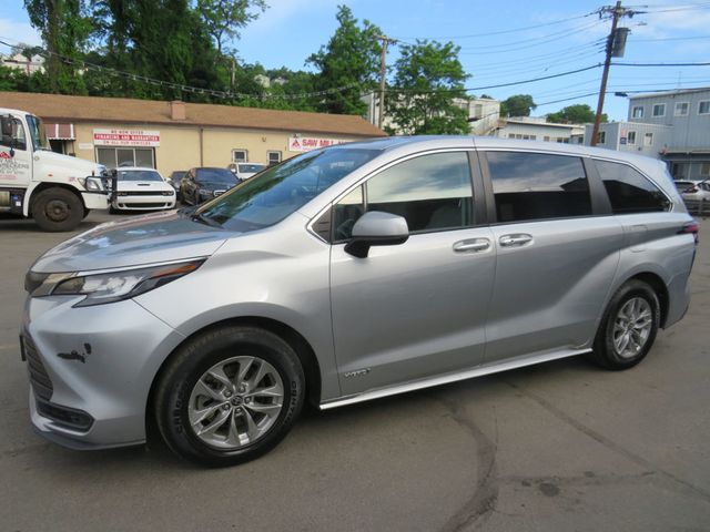 2021 Toyota Sienna LE AWD 8-Passenger - 23033727 - 7