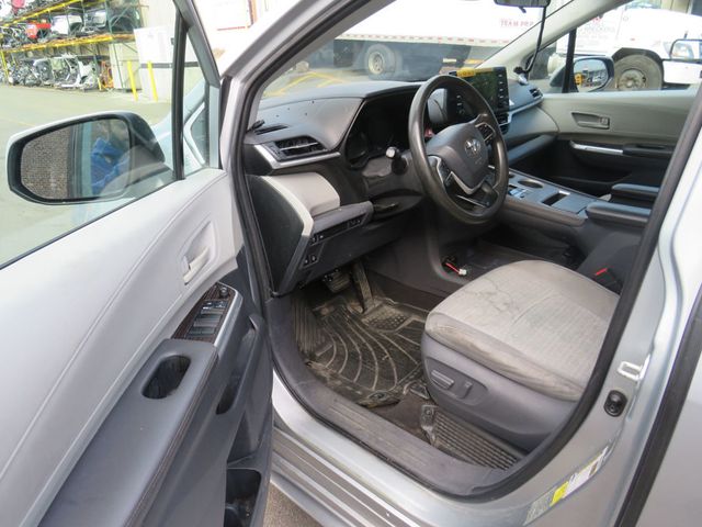 2021 Toyota Sienna LE AWD 8-Passenger - 23033727 - 8