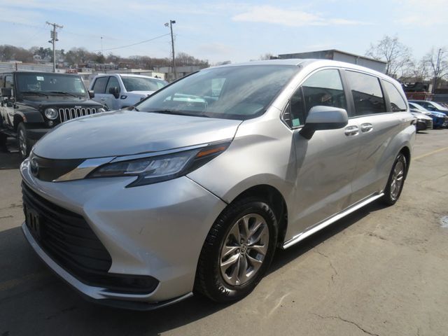 2021 Toyota Sienna LE AWD 8-Passenger(clear title) - 23008199 - 0