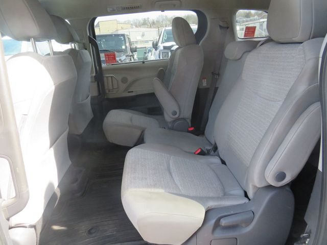 2021 Toyota Sienna LE AWD 8-Passenger(clear title) - 23008199 - 8