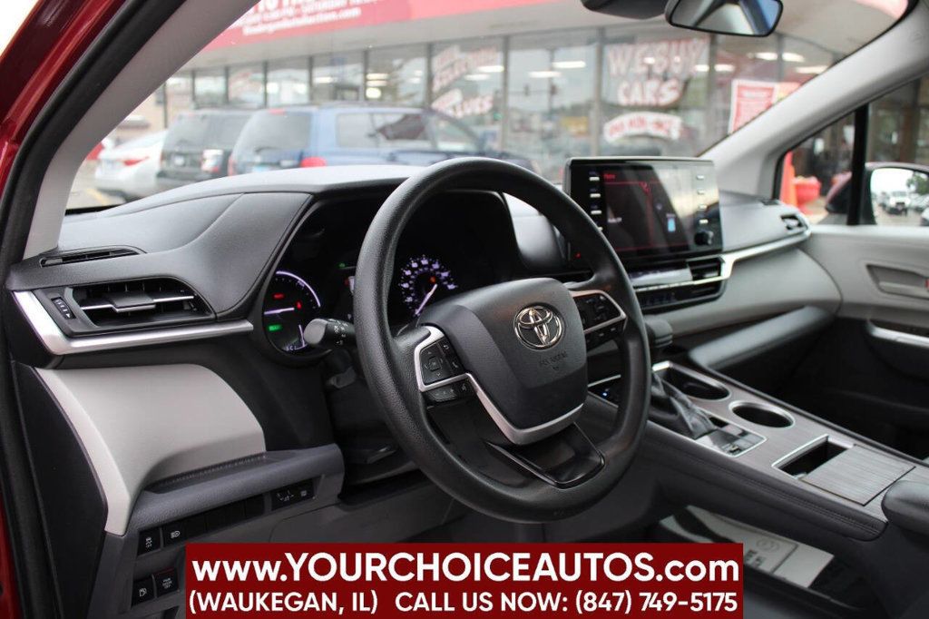 2021 Toyota Sienna LE FWD 8-Passenger - 22909493 - 13