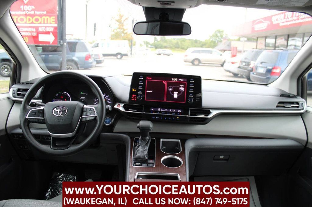 2021 Toyota Sienna LE FWD 8-Passenger - 22909493 - 19
