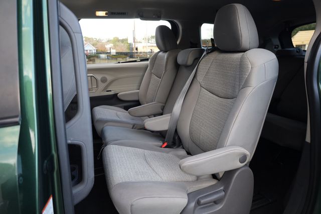 2021 Toyota Sienna LE FWD 8-Passenger - 22947448 - 15