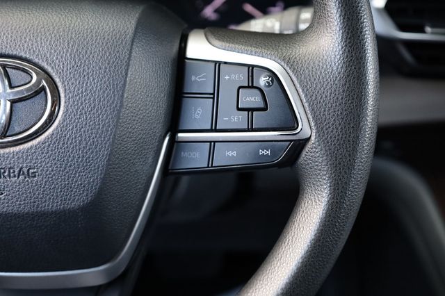 2021 Toyota Sienna LE FWD 8-Passenger - 22947448 - 24