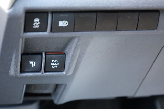 2021 Toyota Sienna LE FWD 8-Passenger - 22947448 - 26