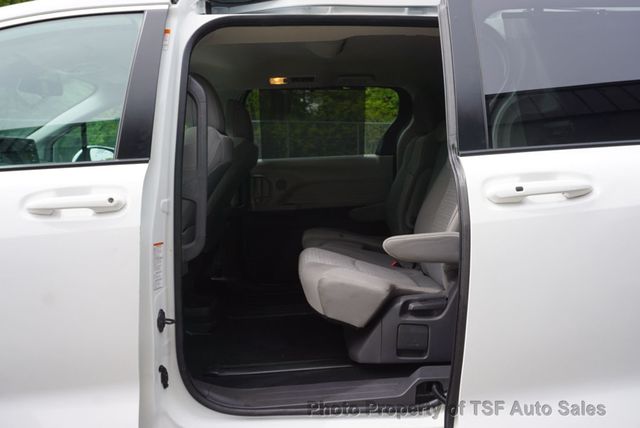 2021 Toyota Sienna LE FWD 8-Passenger - 23019795 - 11