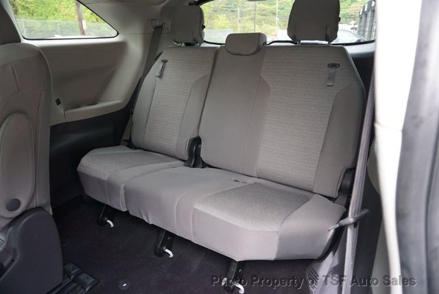 2021 Toyota Sienna LE FWD 8-Passenger - 23019795 - 15