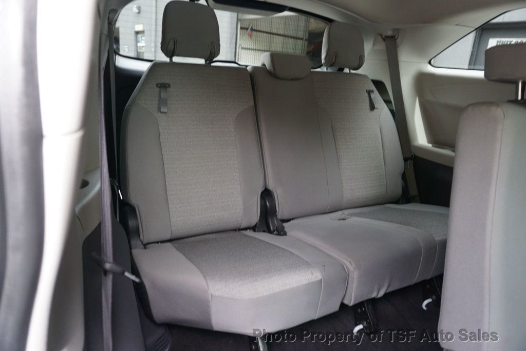 2021 Toyota Sienna LE FWD 8-Passenger - 23019795 - 16