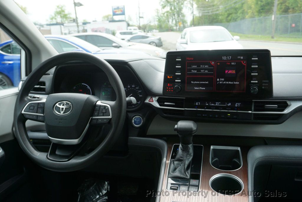 2021 Toyota Sienna LE FWD 8-Passenger - 23019795 - 17
