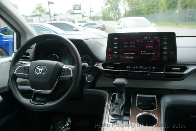 2021 Toyota Sienna LE FWD 8-Passenger - 23019795 - 17