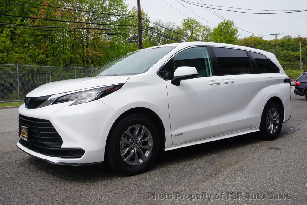 2021 Toyota Sienna LE FWD 8-Passenger - 23019795 - 2