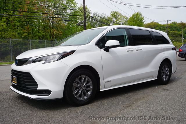 2021 Toyota Sienna LE FWD 8-Passenger - 23019795 - 2