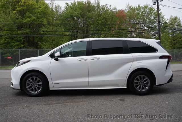 2021 Toyota Sienna LE FWD 8-Passenger - 23019795 - 3