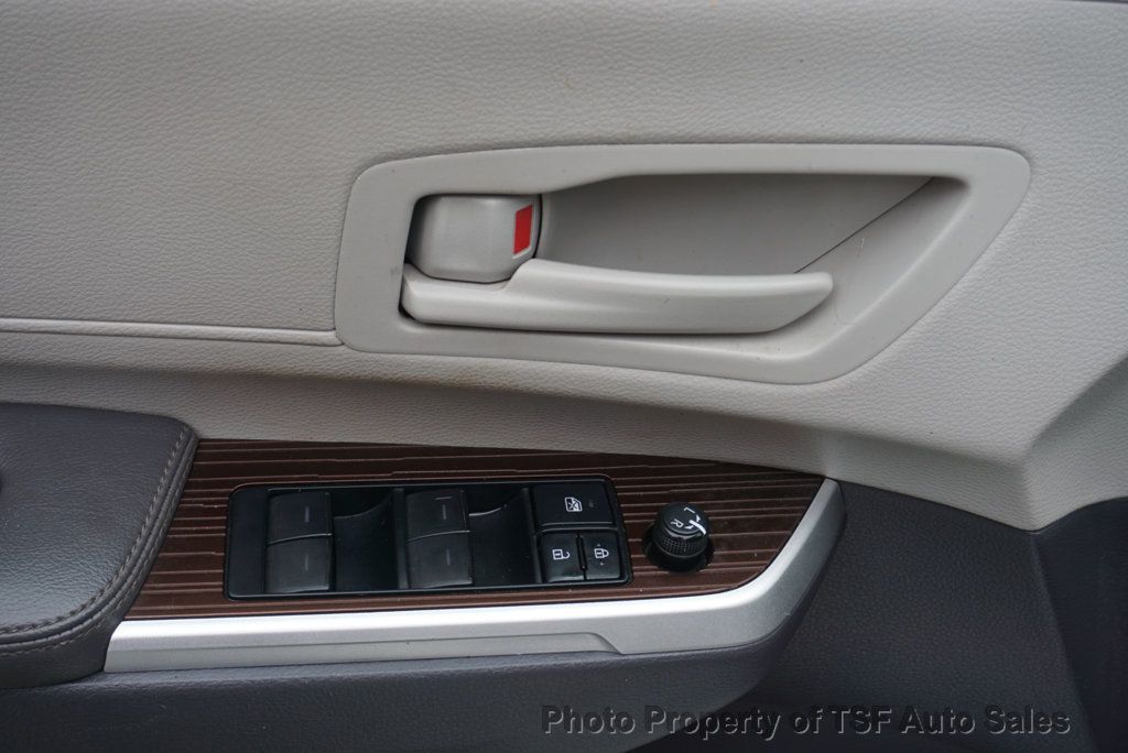 2021 Toyota Sienna LE FWD 8-Passenger - 23019795 - 40