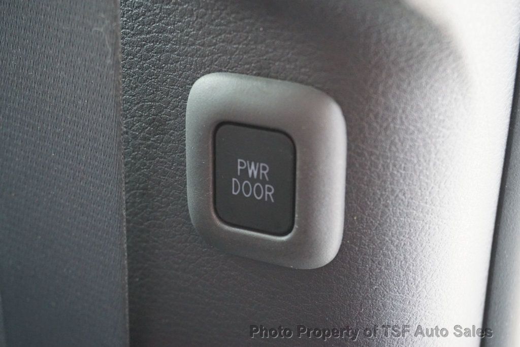 2021 Toyota Sienna LE FWD 8-Passenger - 23019795 - 44