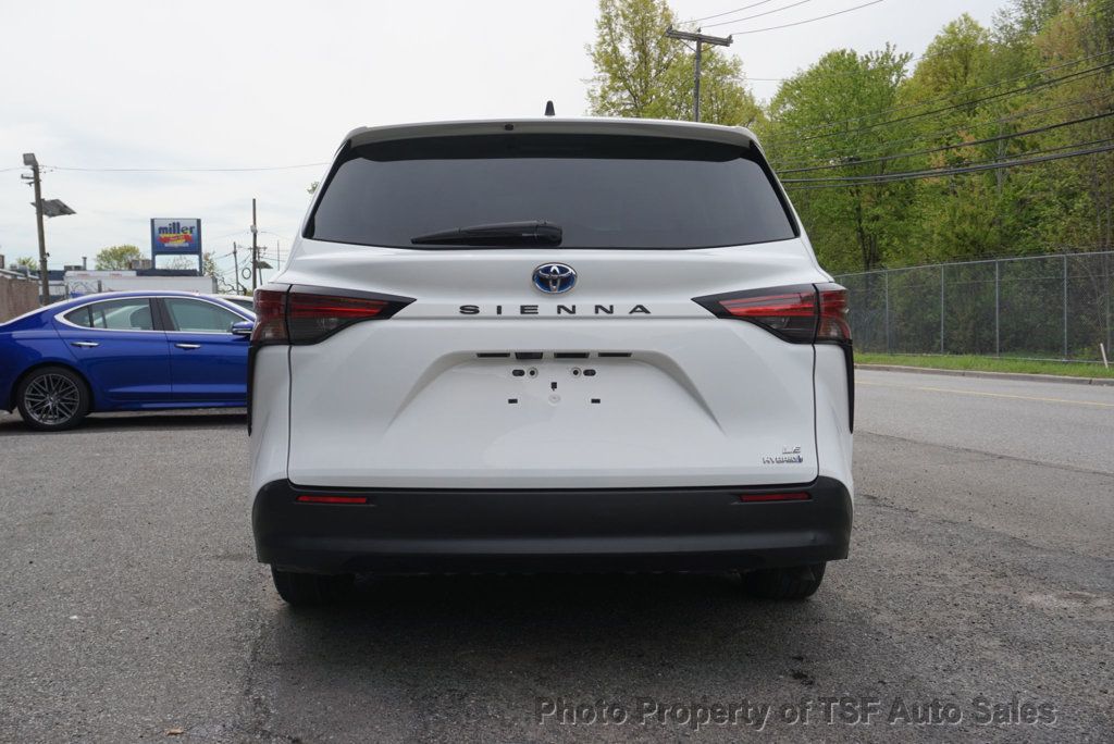 2021 Toyota Sienna LE FWD 8-Passenger - 23019795 - 5