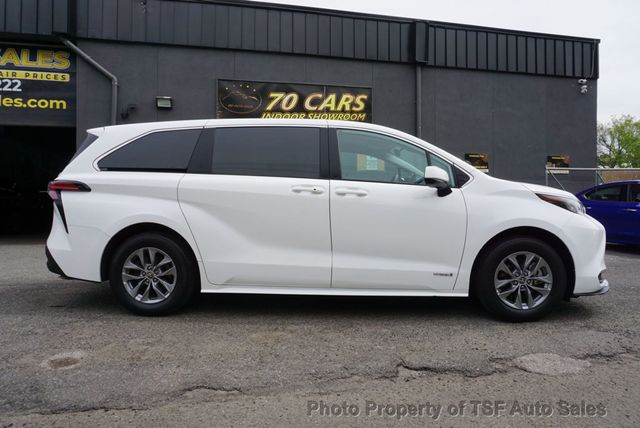 2021 Toyota Sienna LE FWD 8-Passenger - 23019795 - 7