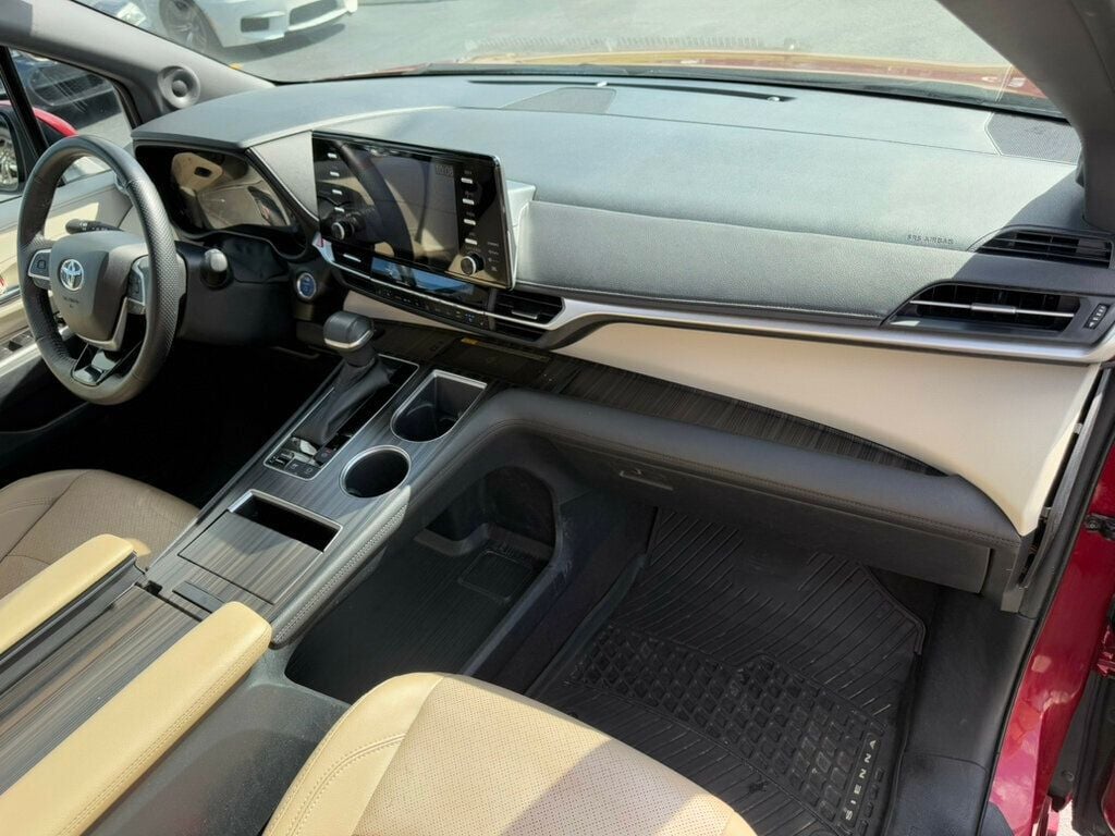 2021 Toyota Sienna Limited photo 9