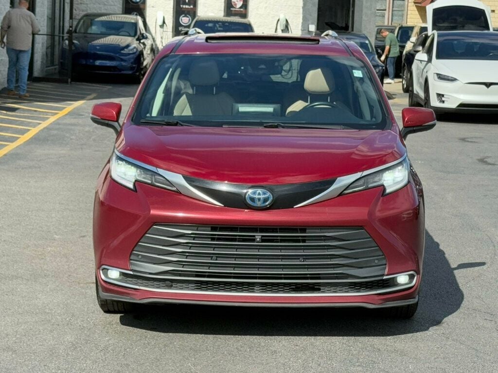 2021 Toyota Sienna Limited photo 11