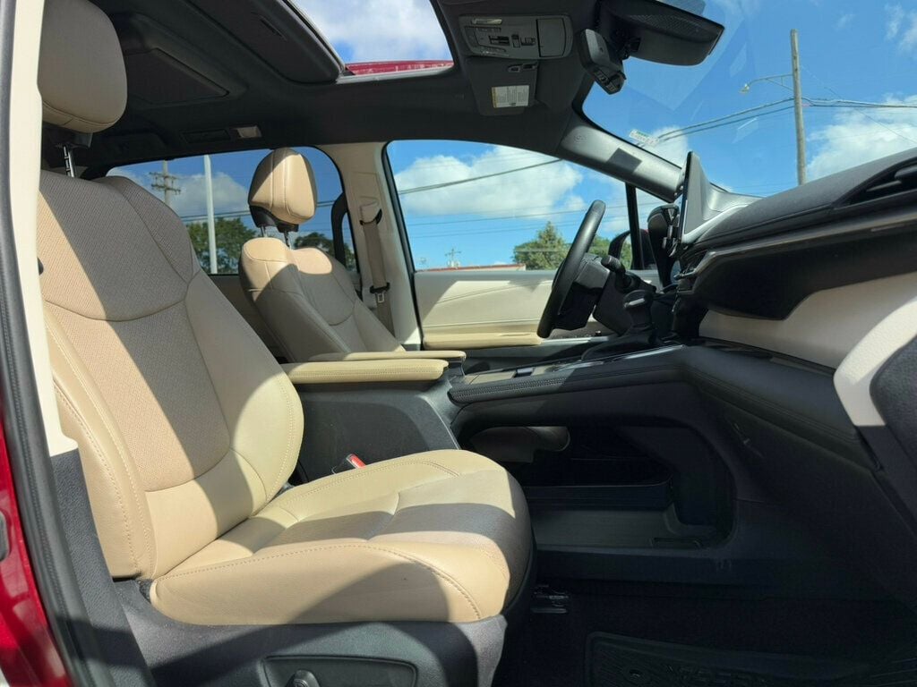 2021 Toyota Sienna Limited photo 13