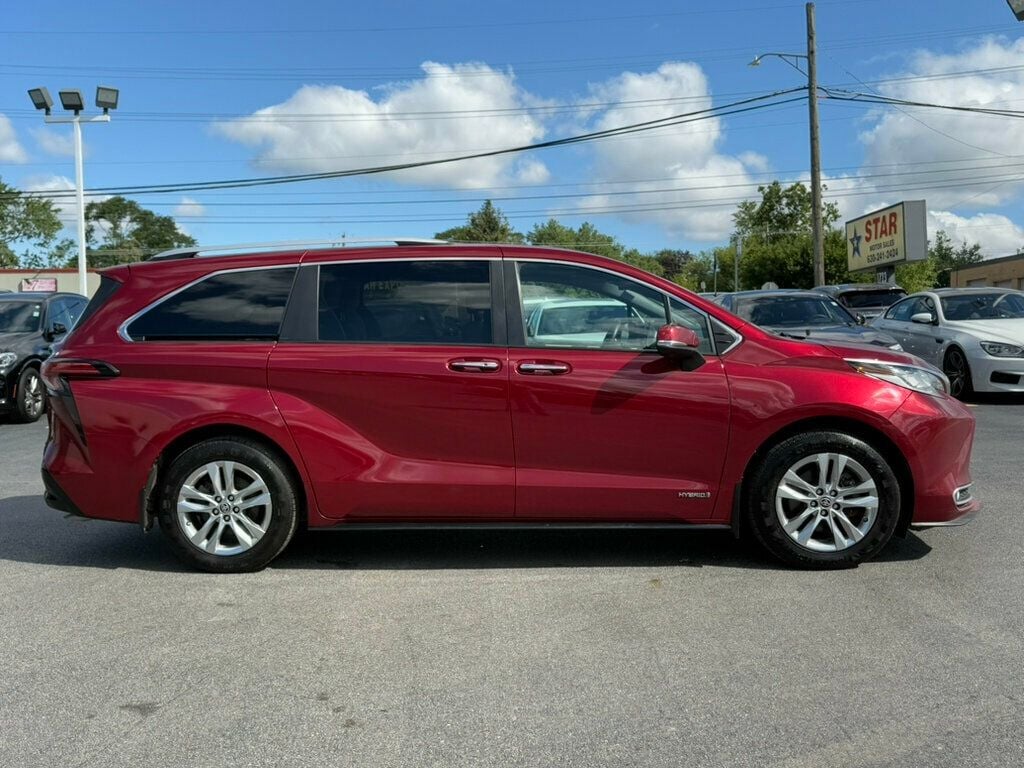 2021 Toyota Sienna Limited photo 15