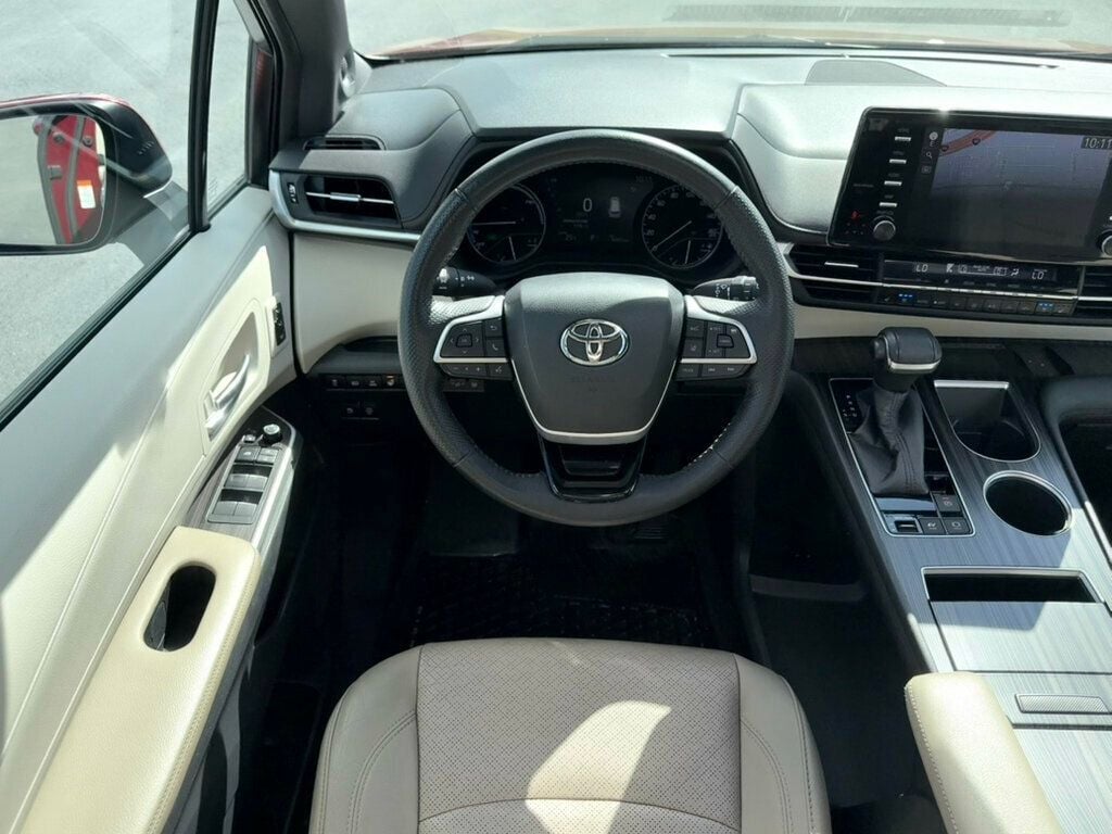 2021 Toyota Sienna Limited photo 23