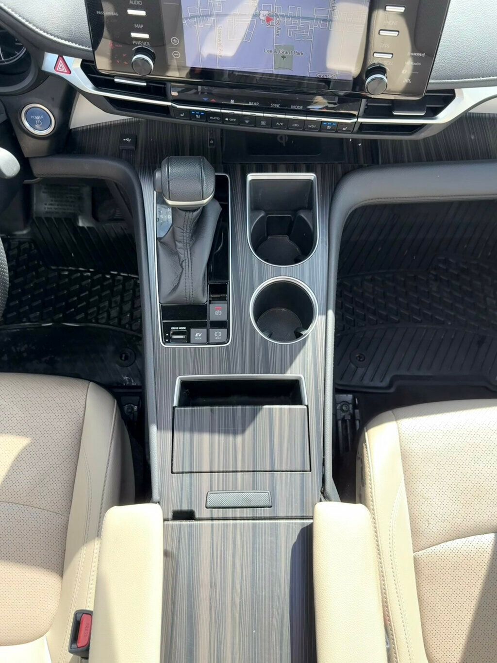 2021 Toyota Sienna Limited photo 24