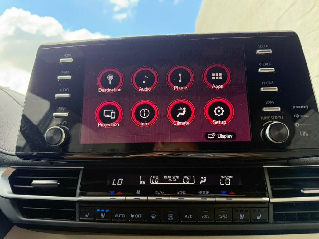 2021 Toyota Sienna Limited photo 32