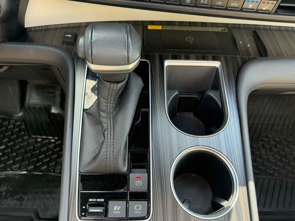 2021 Toyota Sienna Limited photo 37