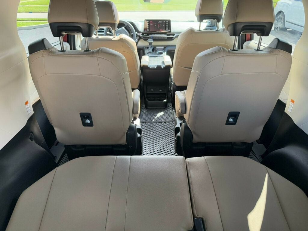 2021 Toyota Sienna Limited photo 43