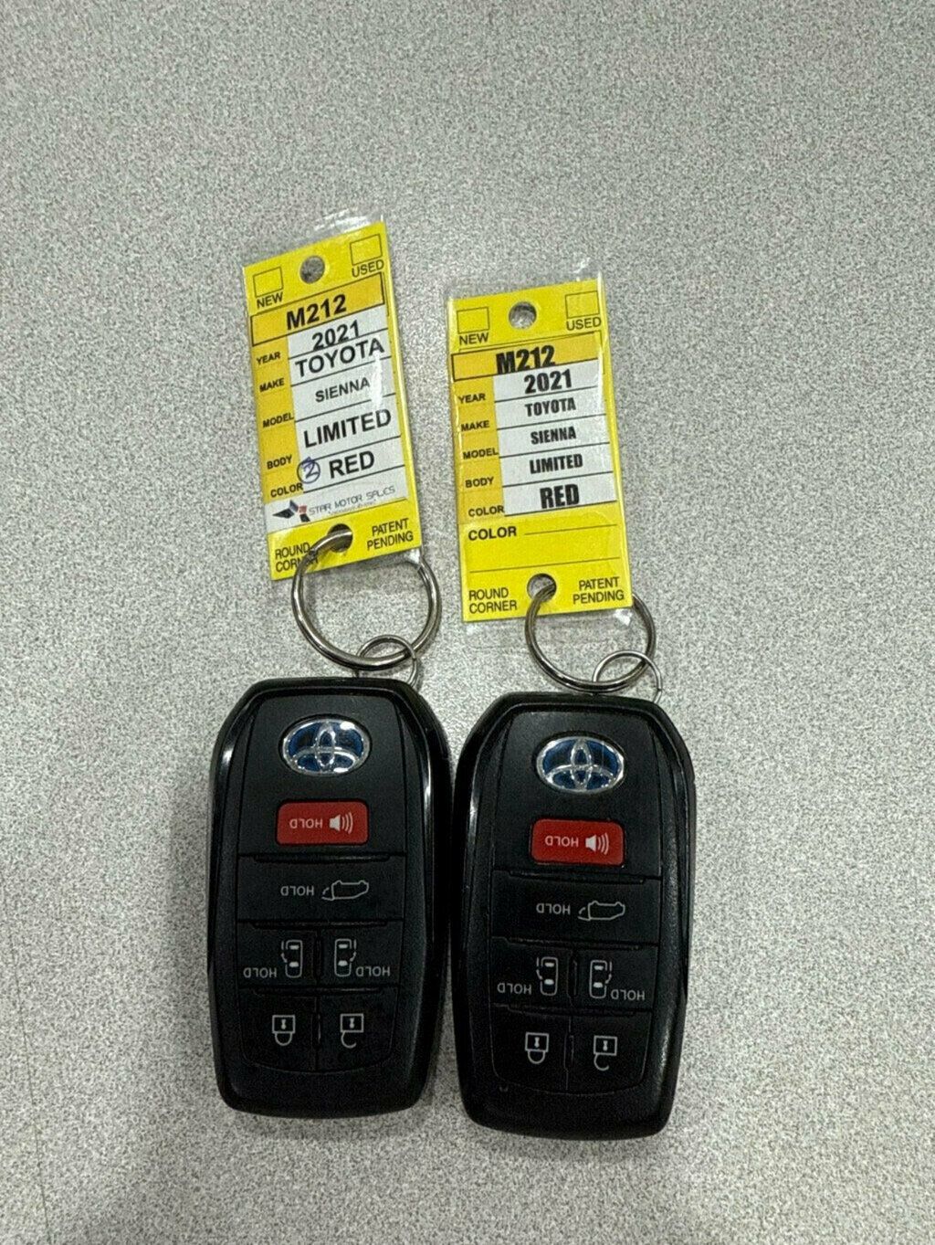 2021 Toyota Sienna Limited photo 4