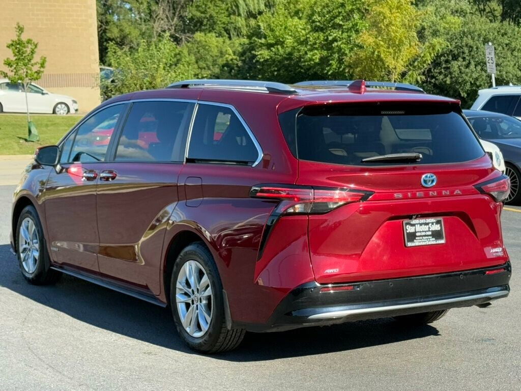 2021 Toyota Sienna Limited photo 5