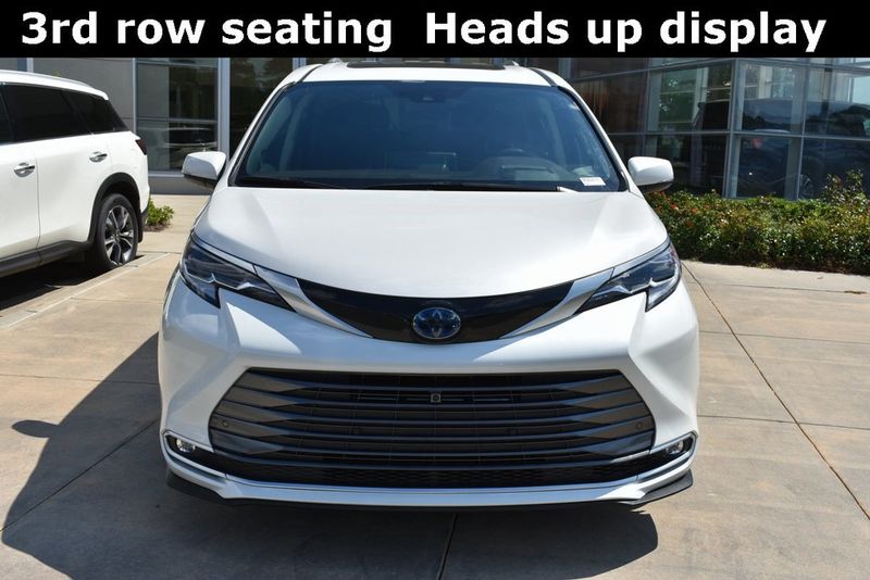 2021 Toyota Sienna Platinum photo 4