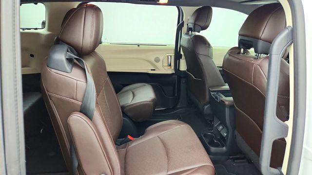 2021 Toyota Sienna Platinum AWD 7-Seater - 23091681 - 23