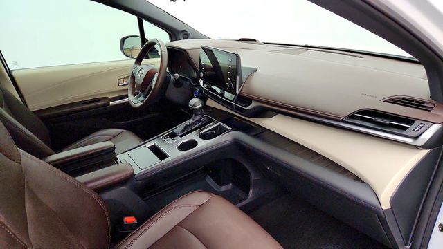 2021 Toyota Sienna Platinum AWD 7-Seater - 23091681 - 25