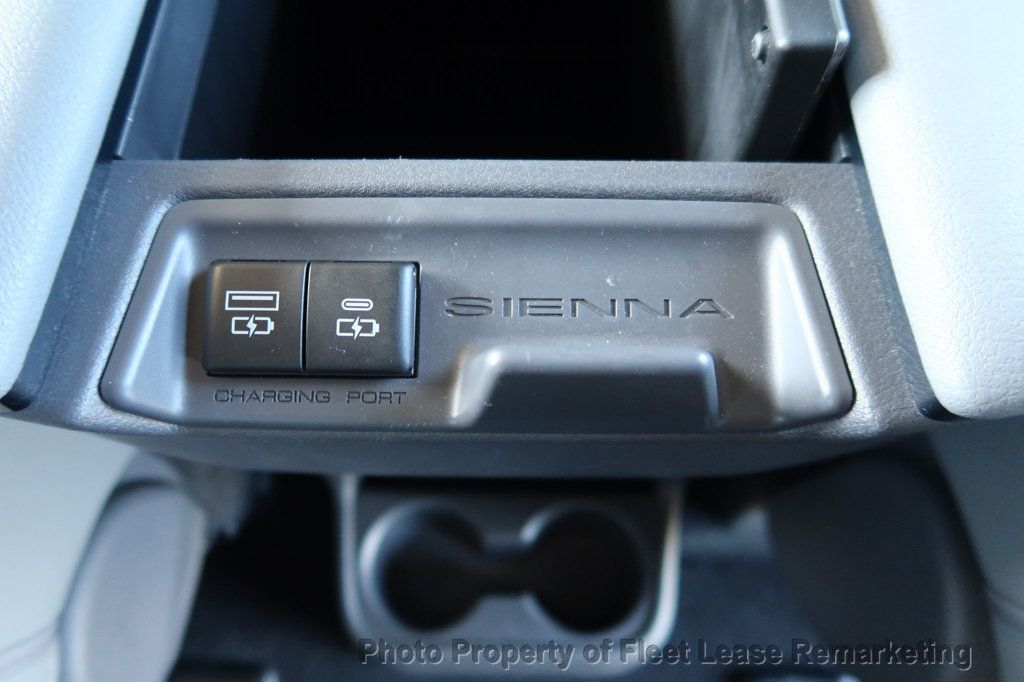 2021 Toyota Sienna Sienna Hybrid Limited - 22407015 - 20