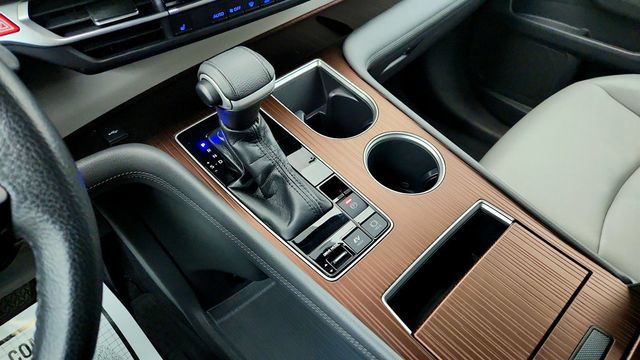 2021 Toyota Sienna XLE, 7-Seating - 22971265 - 16