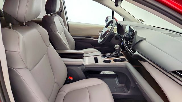 2021 Toyota Sienna XLE, 7-Seating - 22971265 - 23