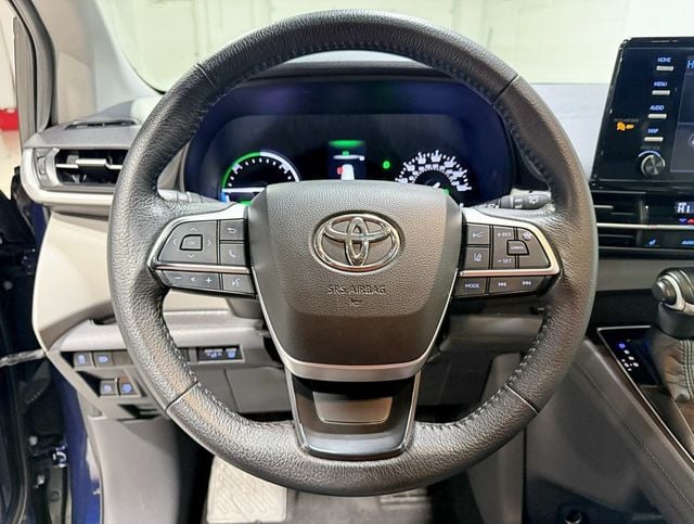 2021 Toyota Sienna XLE AWD 7-Passenger - 22952183 - 11