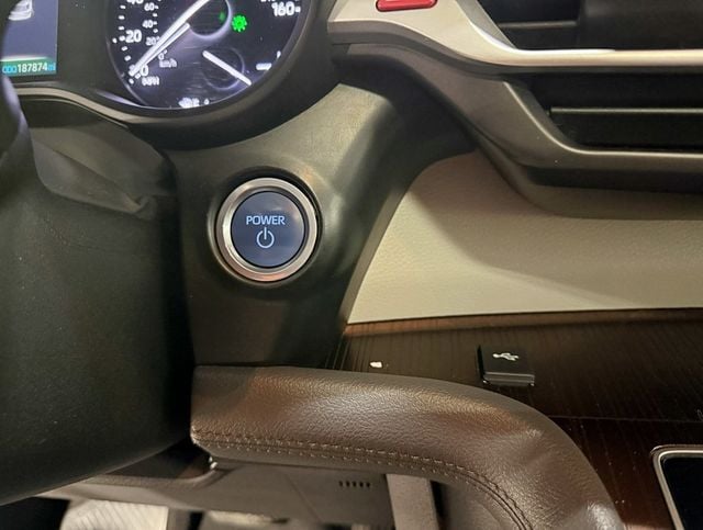 2021 Toyota Sienna XLE AWD 7-Passenger - 22952183 - 16