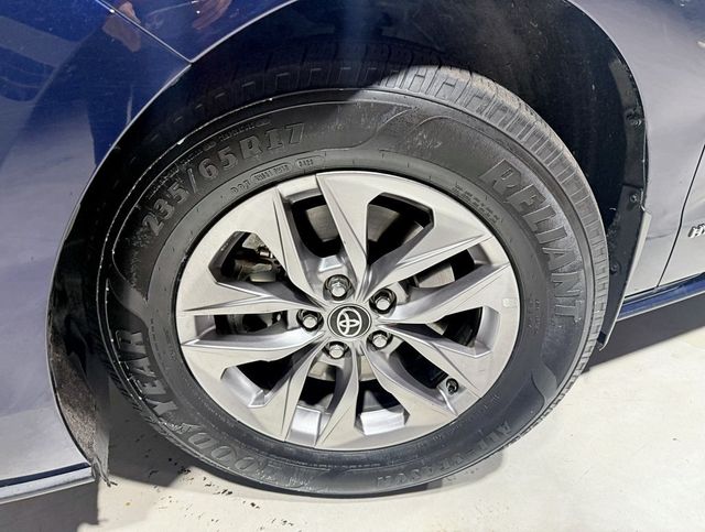 2021 Toyota Sienna XLE AWD 7-Passenger - 22952183 - 1