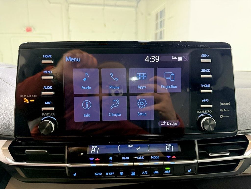 2021 Toyota Sienna XLE AWD 7-Passenger - 22952183 - 19