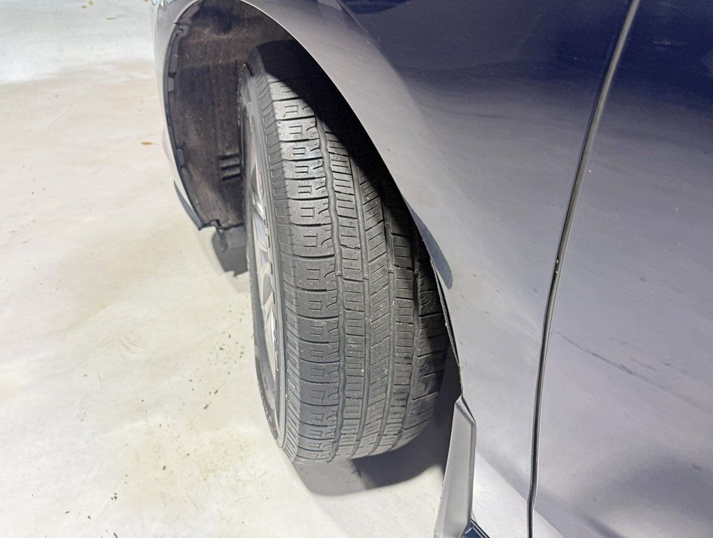 2021 Toyota Sienna XLE photo 3