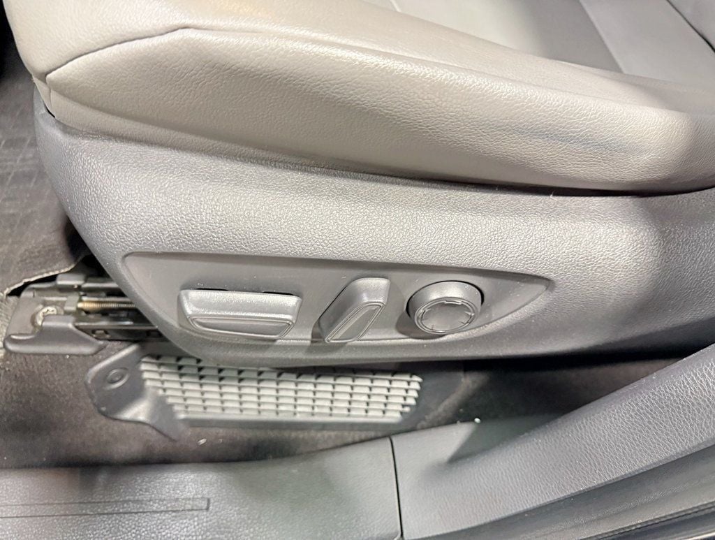 2021 Toyota Sienna XLE AWD 7-Passenger - 22952183 - 29