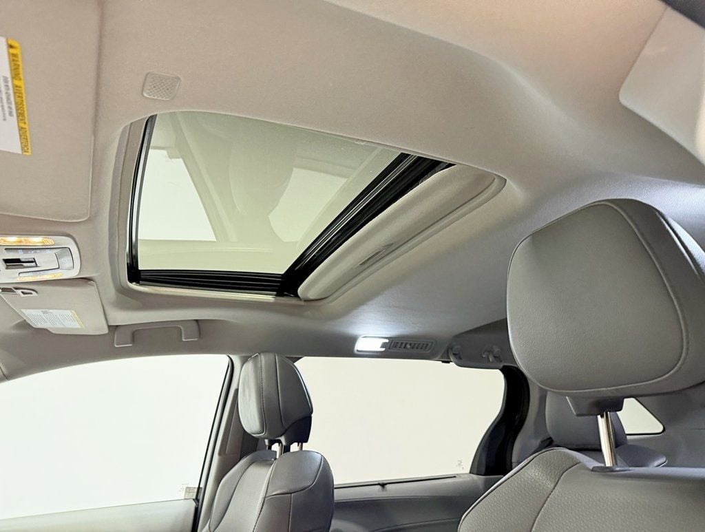 2021 Toyota Sienna XLE AWD 7-Passenger - 22952183 - 30