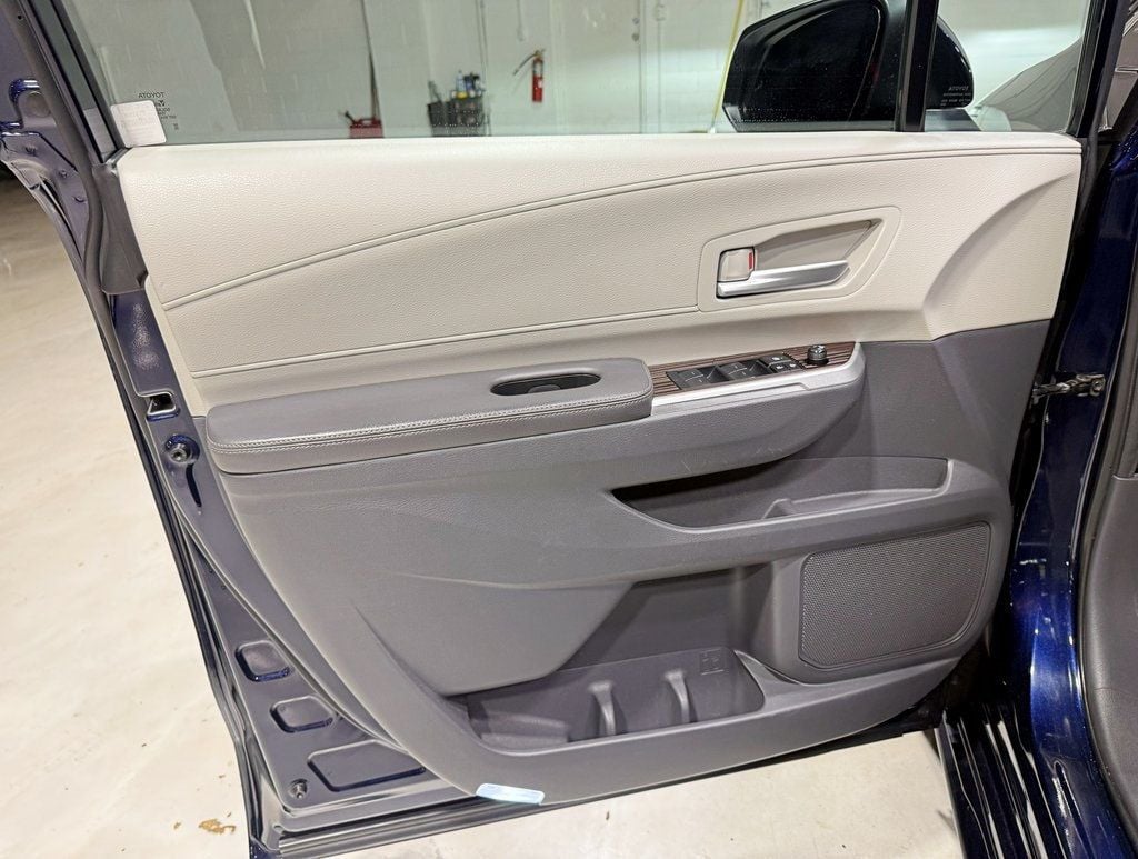 2021 Toyota Sienna XLE AWD 7-Passenger - 22952183 - 31