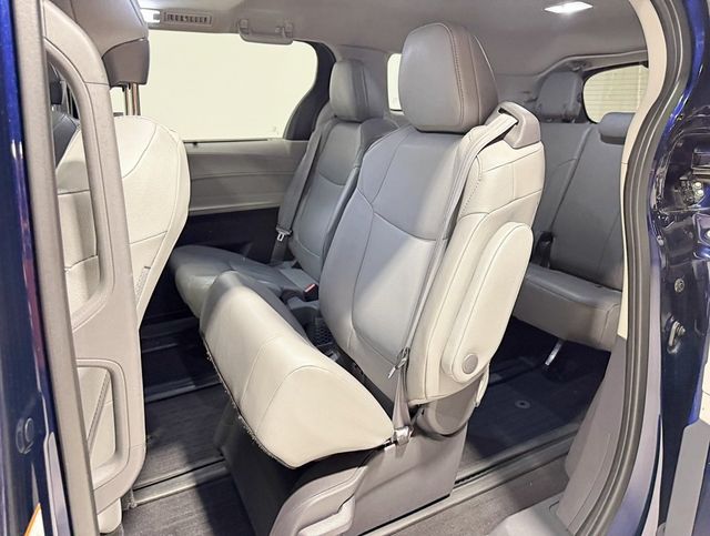 2021 Toyota Sienna XLE AWD 7-Passenger - 22952183 - 34