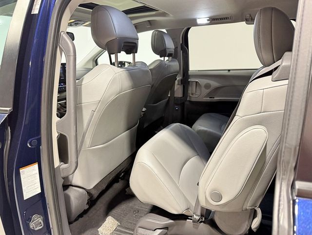 2021 Toyota Sienna XLE AWD 7-Passenger - 22952183 - 35