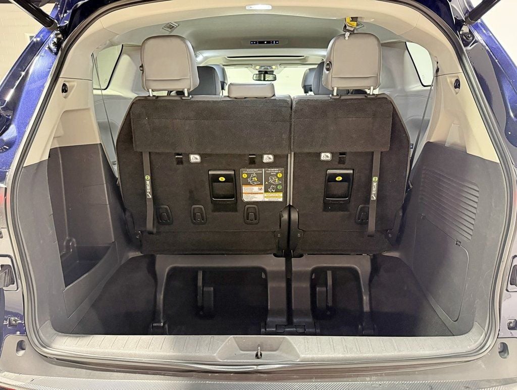 2021 Toyota Sienna XLE AWD 7-Passenger - 22952183 - 37